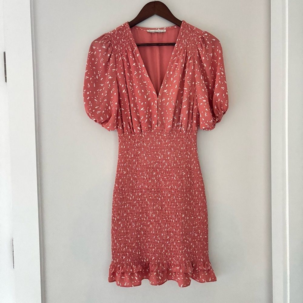 Abercrombie & Fitch Dusty Rose Floral Smocked Midi Dress - Picture 2 of 10